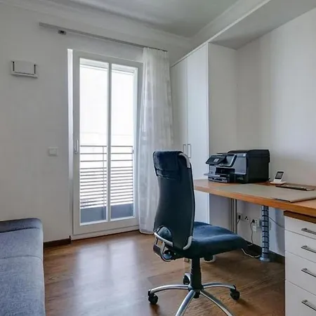 Apartment Amazing 3 Bedrooms *